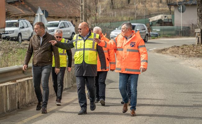 Ion Mînzînă : "Începe construcția noului pod de la Poiana Lacului"
