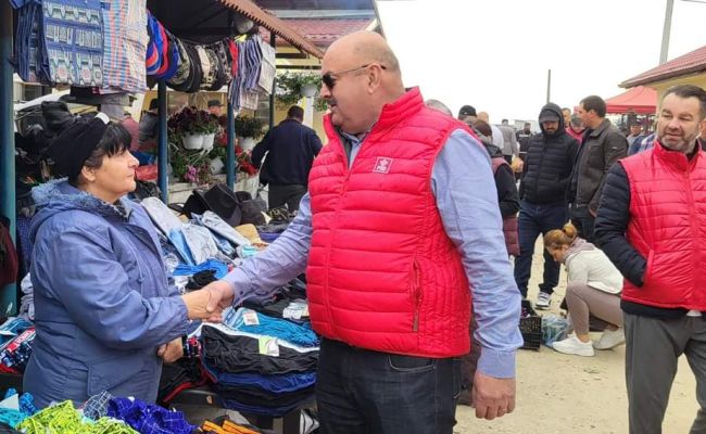 Ion Mînzînă și echipa PSD, alături de oamenii din târgul de la Ștefan cel Mare!