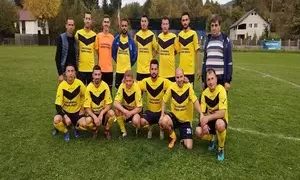 Primarul de la Berevoeşti, aproape de echipa de fotbal!