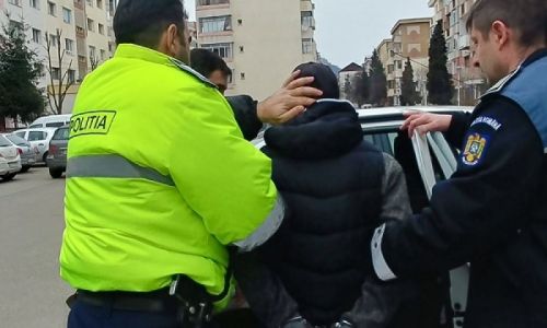 Argeşean REŢINUT! Şi-a ÎNJUNGHIAT nepotul!