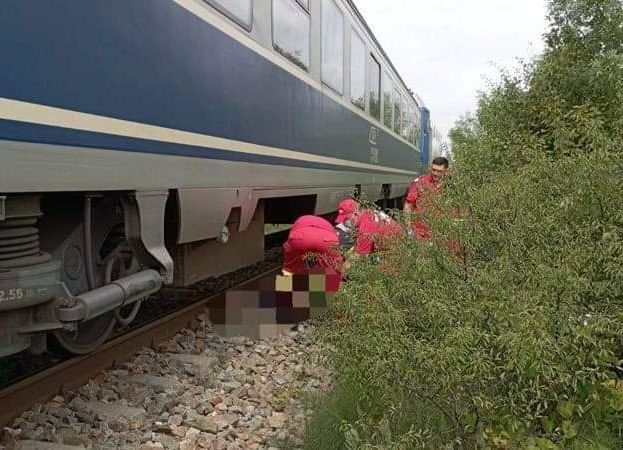ACUM! Femeie LOVITĂ de TREN în Pitești!