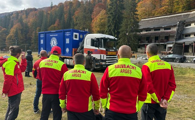 Două noi refugii montane vor crește siguranța turiștilor în masivele Făgăraș și Iezer.