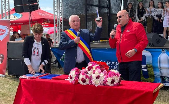 Ion Mînzînă, la Sărbătoarea Narciselor: “Trebuie să apreciem lucrurile bune făcute cu seriozitate, așa cum sunt la Negrași și proiectele derulate de primarul Constantin Alexandru!”
