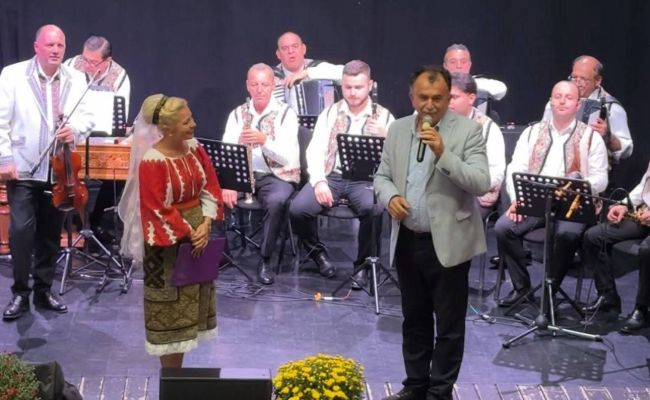 Folclorul autentic a adunat publicul la Mioveni!