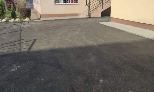 Lucrări de reabilitare ale curților interioare la grădinițele și creșele din Pitești