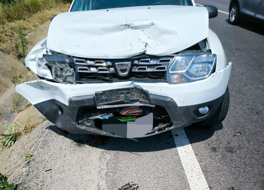 ACUM! Accident cu TREI MAŞINI în Argeş!