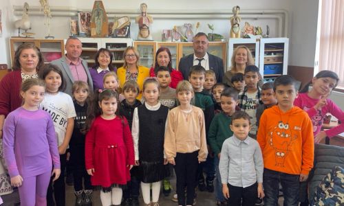 Peste 200 de elevi, la concursul județean "Emoție de toamnă" de la Bălilești