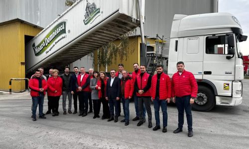 Echipa PSD Argeș, alături de producătorii autohtoni, în mijlocul angajaților de la “Româncuța”