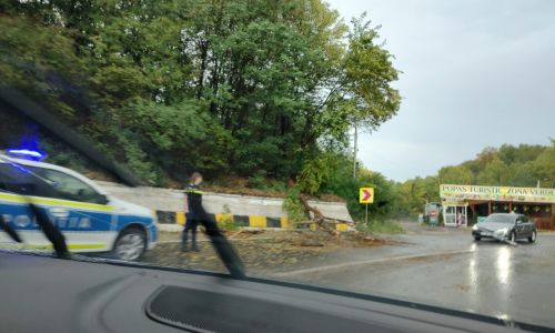Haos în Argeș! Furtuna face RAVAGII!
