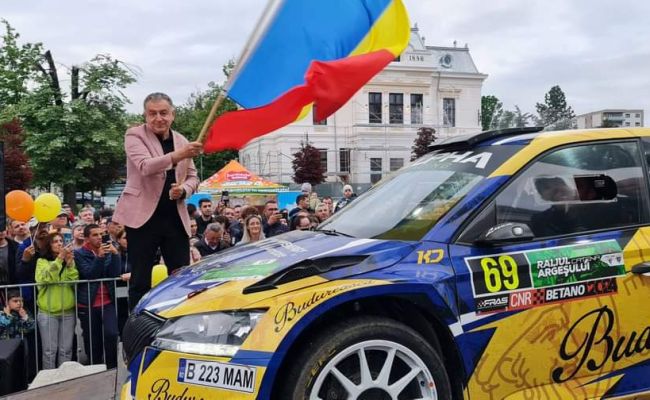 Primarul Cristian Gentea a dat startul festiv în Raliul Argeșului