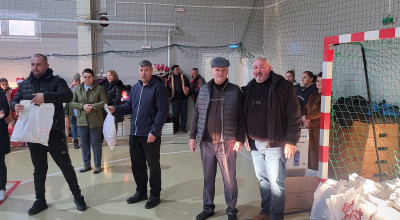 PSD Cocu, MOS CRĂCIUN pentru copiii din comună! Treninguri și dulciuri pentru toți elevii!
