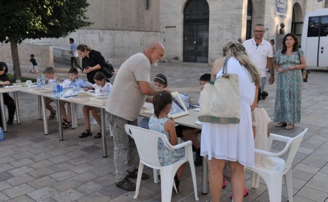 La Pitești continuă atelierul de creație "IconArT"