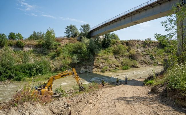 Au început lucrările la podul din Căteasca