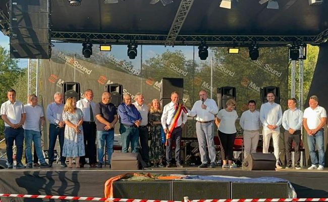 Echipa PSD, la Davidești și la Poienarii de Muscel în zi de mare sărbătoare