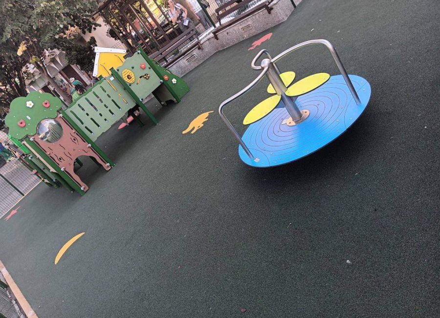 Un loc de joacă din Pitești a fost MODERNIZAT
