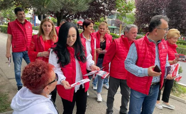 Ion Mînzînă și Simona Bucura-Oprescu, alături de Aurel Costache și echipa puternică pentru Mioveni!