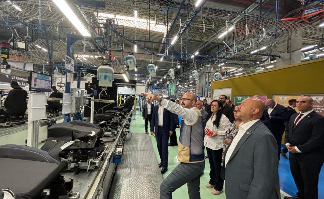 Ministrul Simona Bucura-Oprescu și omologul din Turcia, Vedat Işıkhan, vizită la două fabrici din Argeș