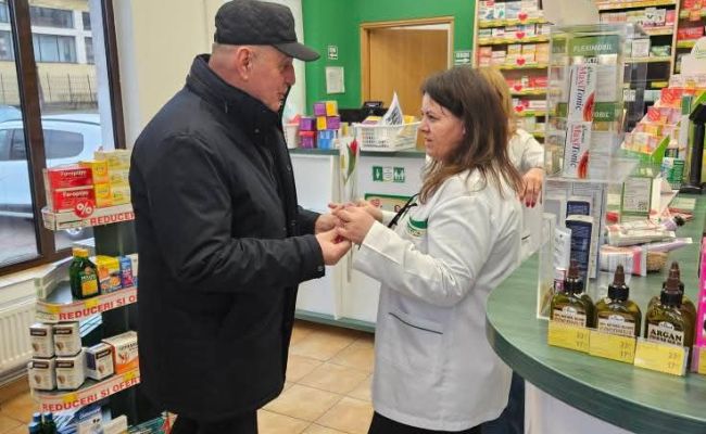 Primarul Nicolae Velcea a oferit mărțișoare doamnelor și domnișoarelor