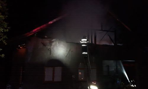 Azi-noapte, INCENDIU puternic în Argeș
