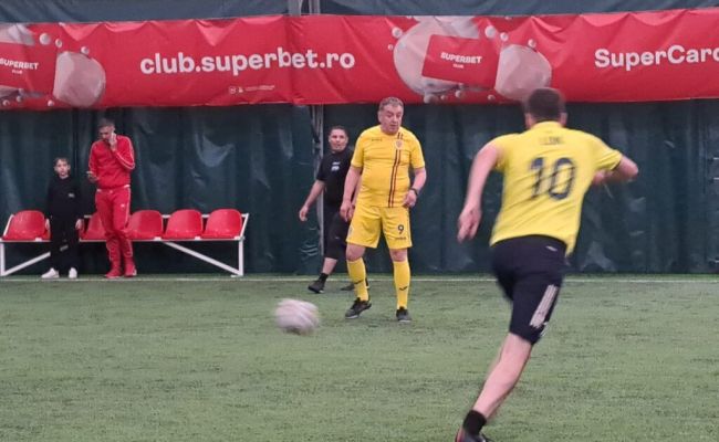 Meci de fotbal înainte de startul Raliului Argeșului