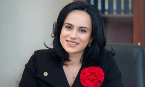 Ministrul Simona Bucura Oprescu: "Nu permit nimănui să se folosească de numele meu"