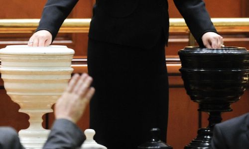 Moțiunea de cenzură împotriva Guvernului a picat!