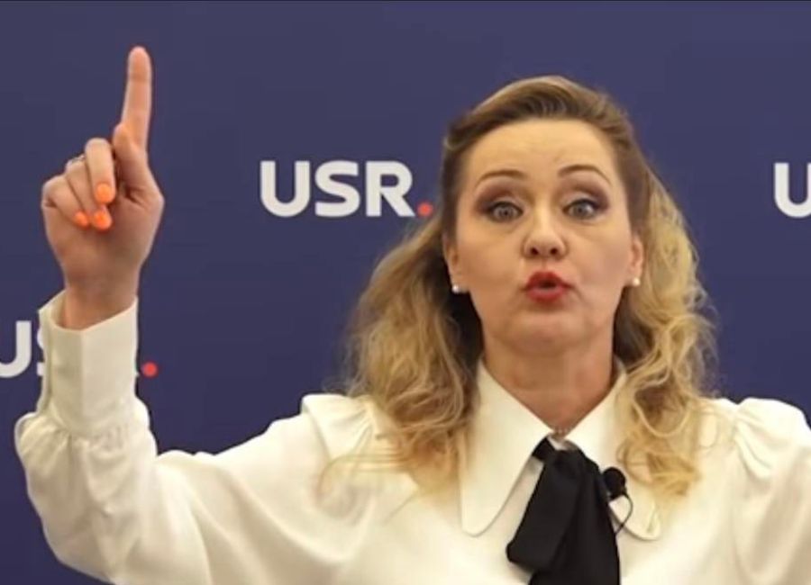 Elena Lasconi ȘI-A DAT DEMISIA! Îi e scârbă de USR care i-a dat zeci de miliarde pentru panseluțe