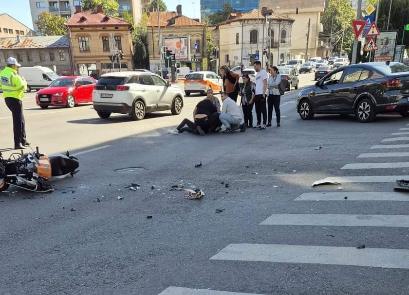 ACUM! Motociclist, accident GRAV în Pitești!