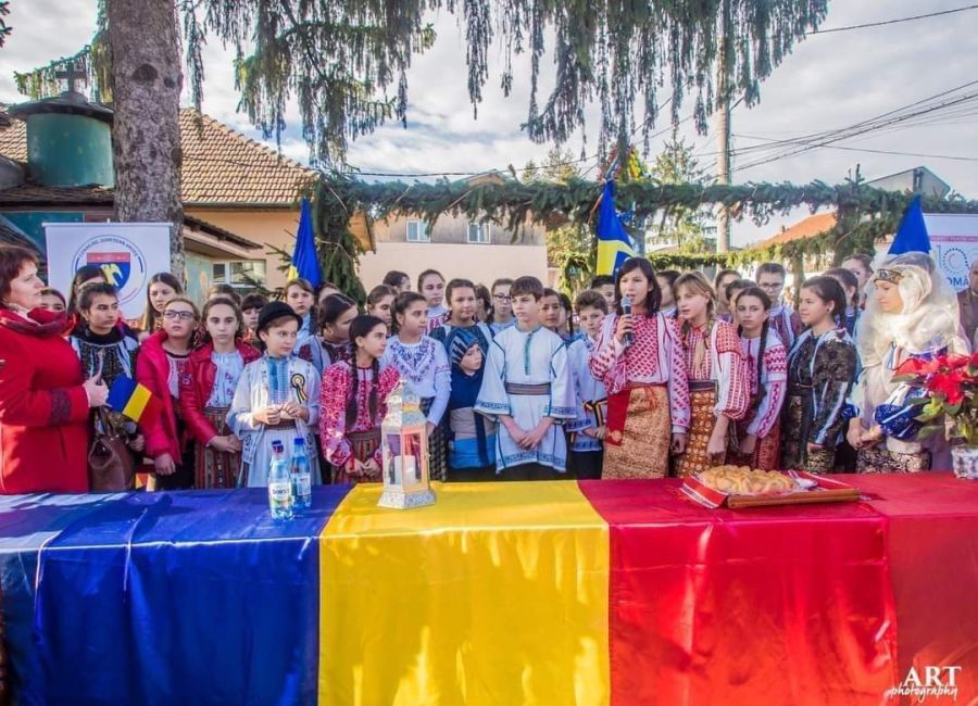 Micuții din comuna Aninoasa au sărbătorit Ziua Națională