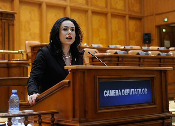 Felicitare deputat Simona Bucura Oprescu