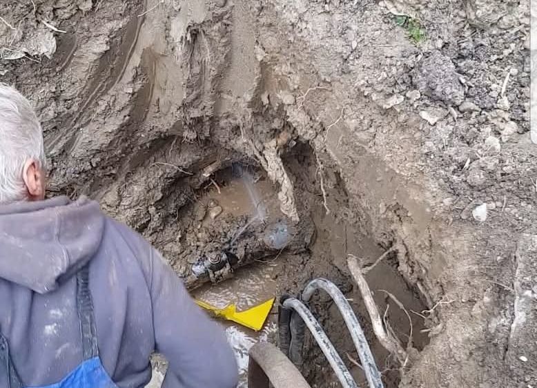 Societatea Apă Canal 2000 SA Pitești intensifică acțiunile de detectare a pierderilor pe rețeaua de distribuție a apei potabile în municipiul Pitești