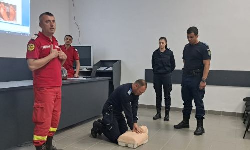 Jandarmii argeşeni sunt instruiţi să acorde măsurile de prim ajutor