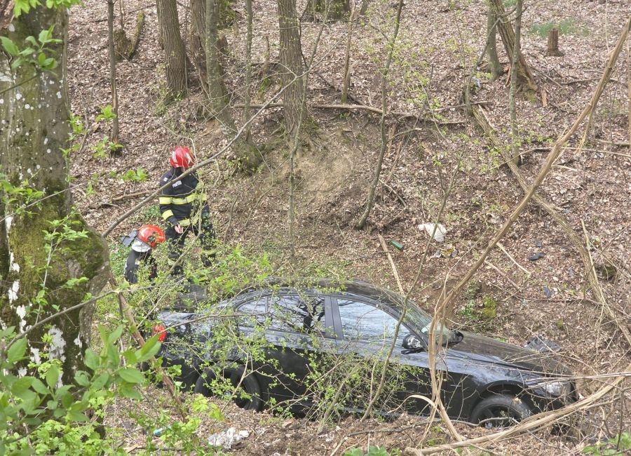 Accident în Argeș! Un șofer băut a ajuns cu mașina în șanț!
