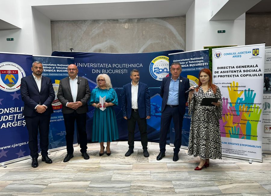Ion Mînzînă și Cristian Gentea, la Târgul Serviciilor Sociale din Argeș