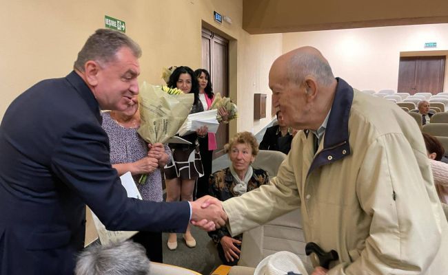 Primarul Cristian Gentea a premiat 57 de cupluri