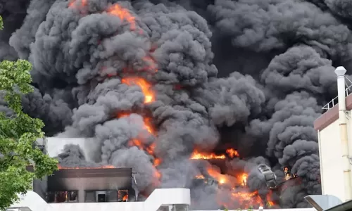 ACUM! ARDE o FABRICĂ din Argeș!