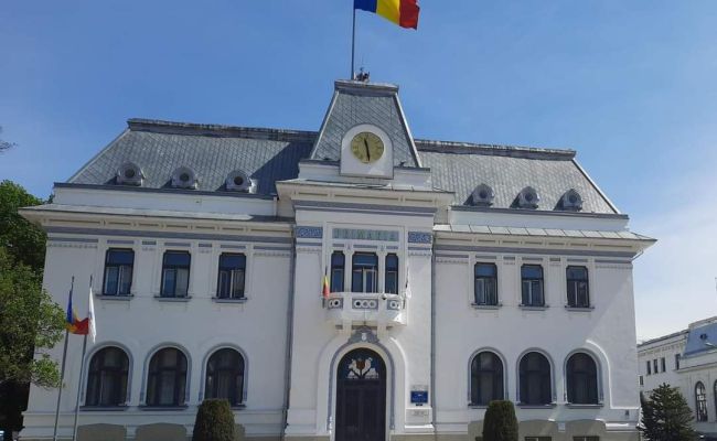 Au început lucrările de renovare energetică a clădirii Primăriei Municipiului Pitești!