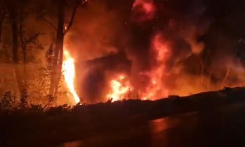 Azi-noapte, accident GRAV în Argeș! Un TIR a luat FOC