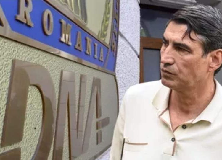 Victor Pițurcă și fiul acestuia au fost aduși în fața procurorilor DNA