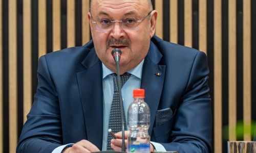 Ion Mînzînă, mesaj ferm privind achiziția microbuzelor școlare electrice: "Am respectat în totalitate caietul de sarcini"
