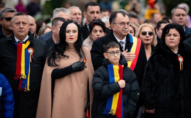 Momente emoționante la Mioveni cu prilejul Zilei Naționale!