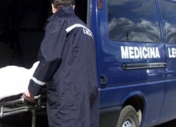 ACUM! Bărbat MORT în stația de autobuz în Pitești