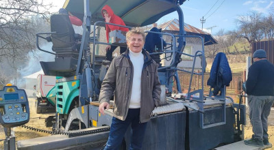 Lucrări de asfaltare în comuna Bogați