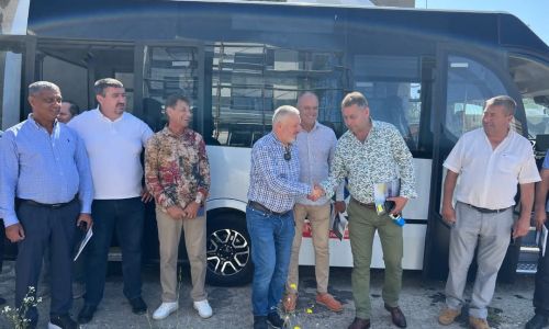Alte 12 microbuze electrice școlare au sosit în Argeș!