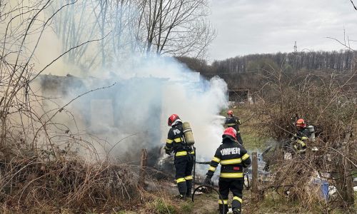 Bătrână MOARTĂ după ce a luat-o somnul cu țigara aprinsă