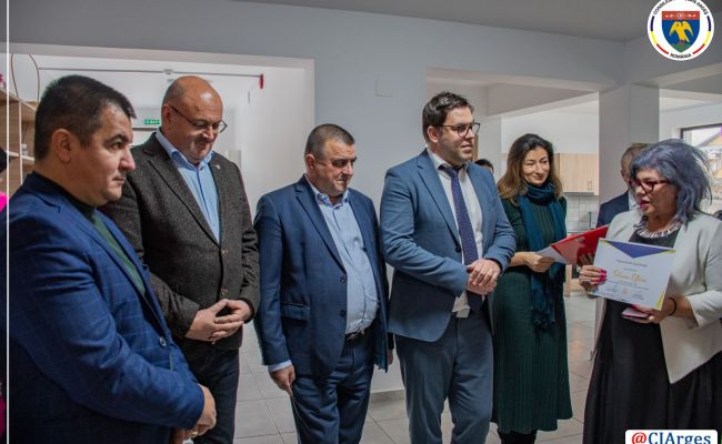 Momente emoționante! Președințele CJ Argeș, cu daruri la un centru DGASPC