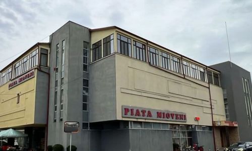 Lucrări de dezinfecție, dezinsecție și deratizare la Piața Agroalimentară „Dacia” din Mioveni