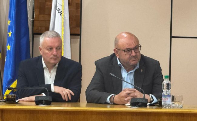 Întâlnire între conducerea Consiliului Județean Argeș și reprezentanții Asociației Tierhilfe Hoffnung – Adăpostul de Câini Smeura