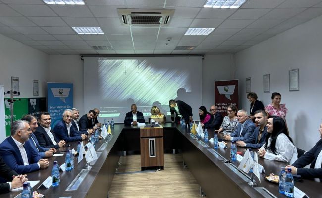 Ministrul Simona Bucura-Oprescu și omologul din Turcia, Vedat Işıkhan, vizită la două fabrici din Argeș