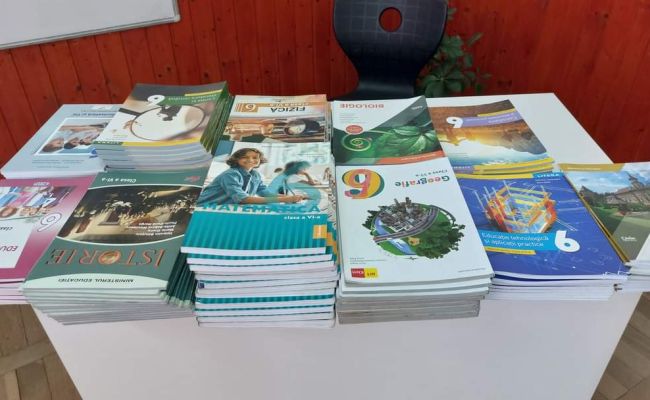 Clipe de bucurie la inceperea noului an școlar în comuna Corbi